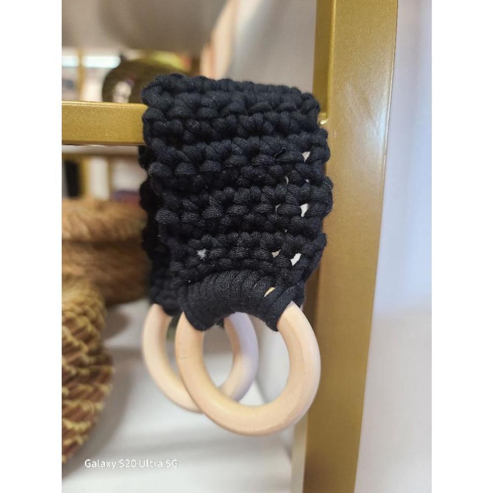 Crochet towel holder with wooden rings